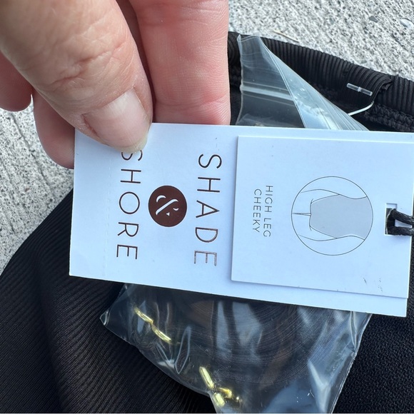 SHADE & Shore Bandeau Elegant Black Women's Swimsuit NWT - Picture 8 of 8